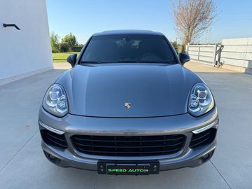 Porsche Cayenne - 2