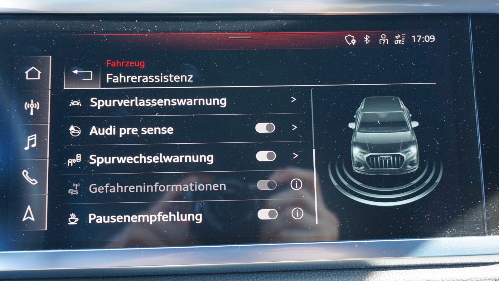 Fahrzeugabbildung Audi Q3 35 TFSI S Line Black Paket,LED,Navi,ACC,AHK