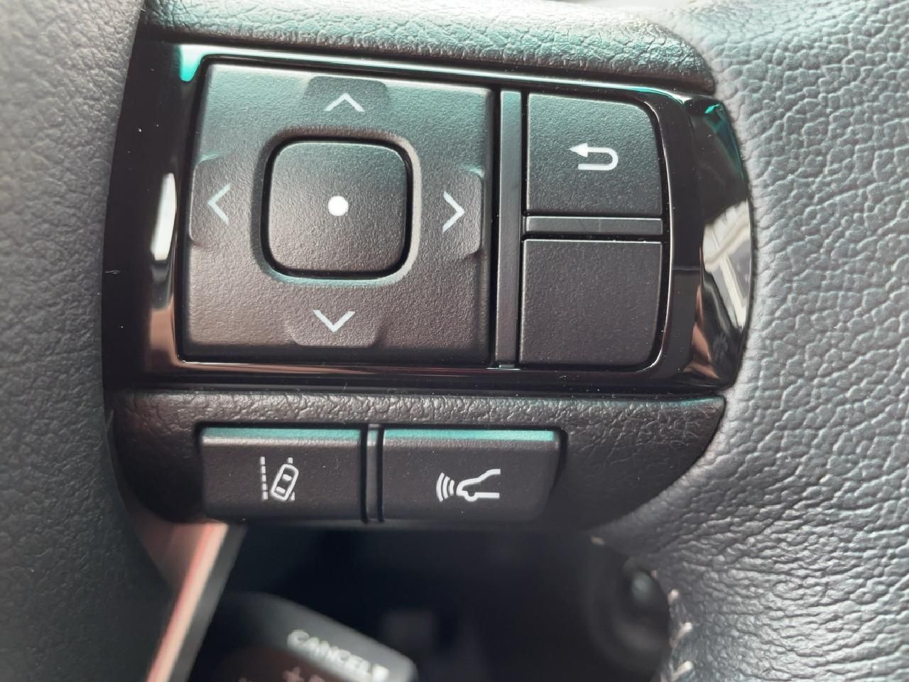 Fahrzeugabbildung Toyota Hilux 2,4 Double Cab Comfort 4x4 +EPH+Navi+AHK+W