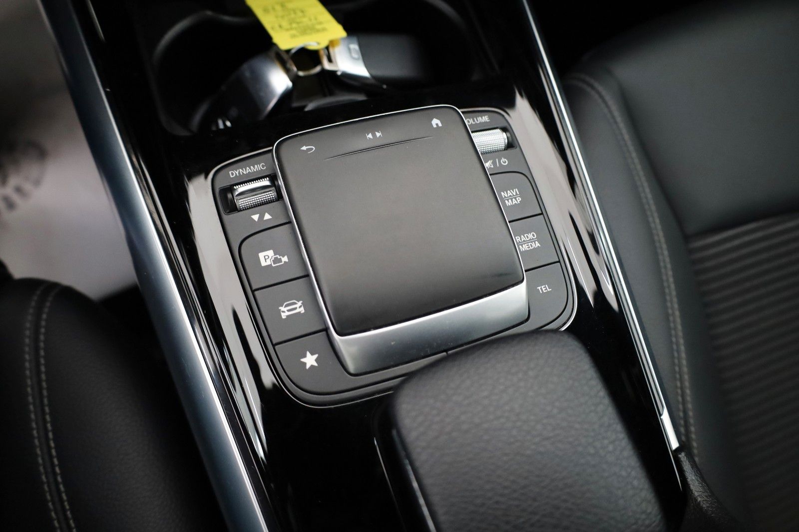Fahrzeugabbildung Mercedes-Benz GLA 200 d Progressive,T.Leder,Navi,LED,Kamera