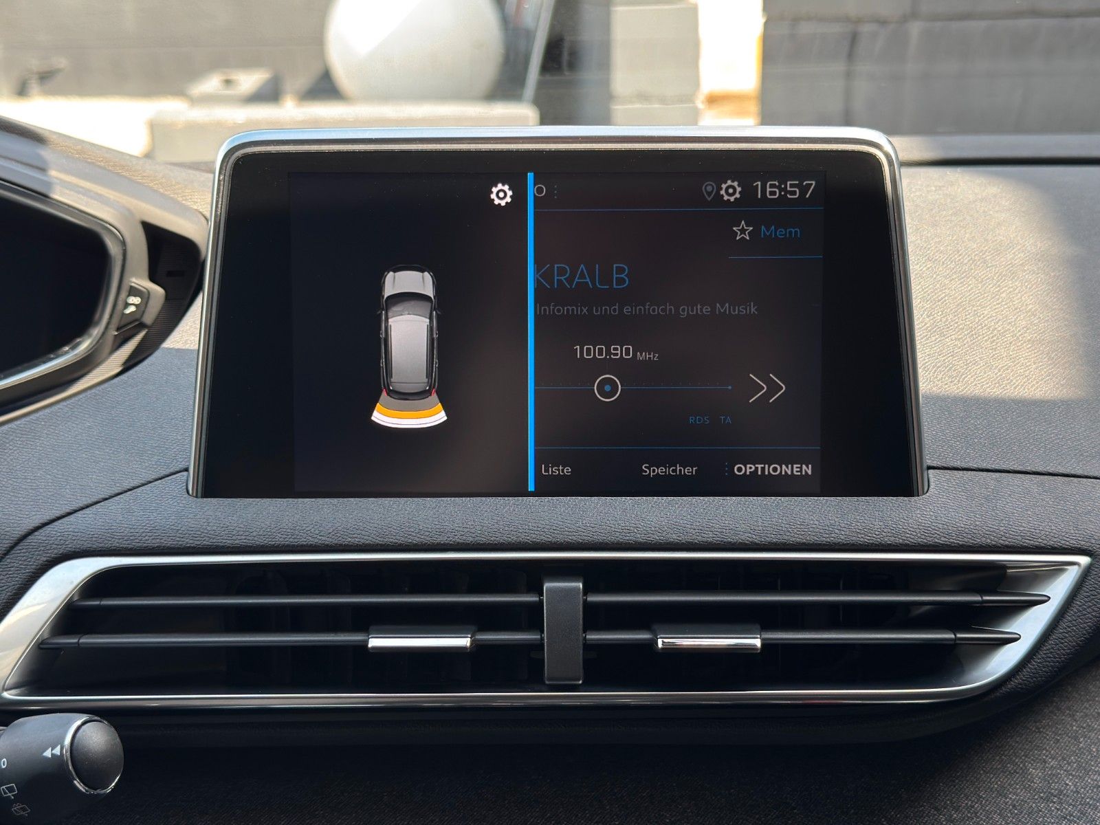 Fahrzeugabbildung Peugeot 3008 PureTech 180 Allure Tempomat PDC CarPlay