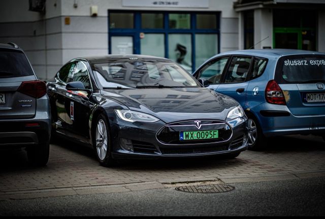 TESLA Model S 70D -