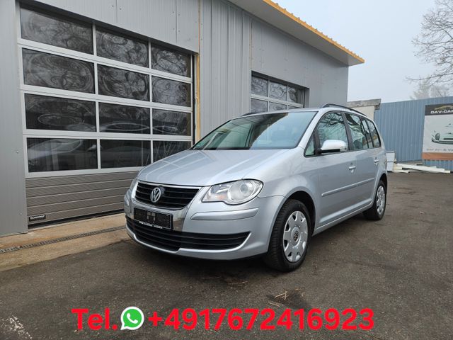 Volkswagen Touran 1.6  7Sitzer AHK TÜV/Service neu