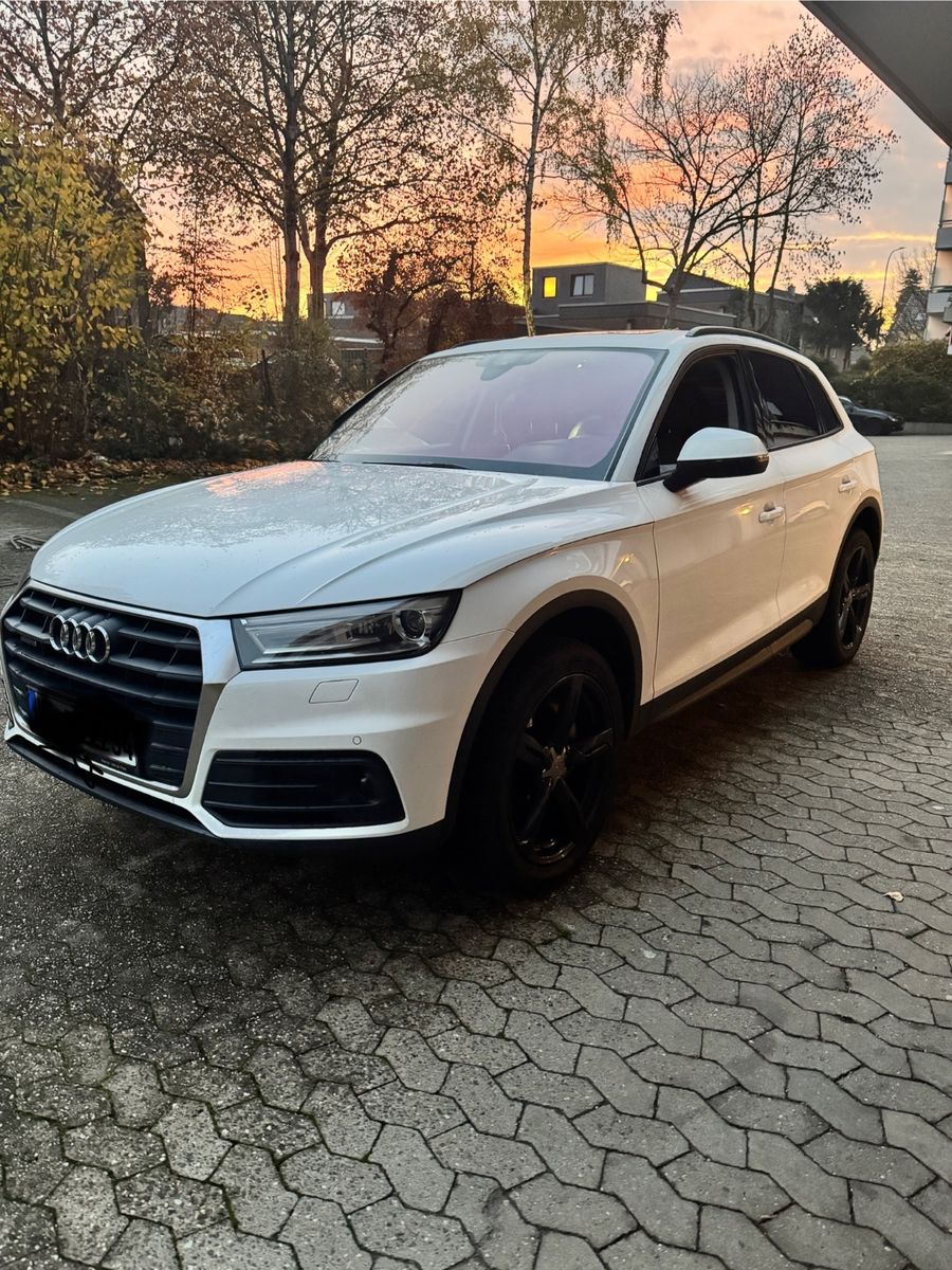 AUDI Q5 40 TDI S tronic quattro -pano 
