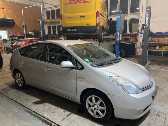 Toyota Prius 1.5-l-VVT-i -