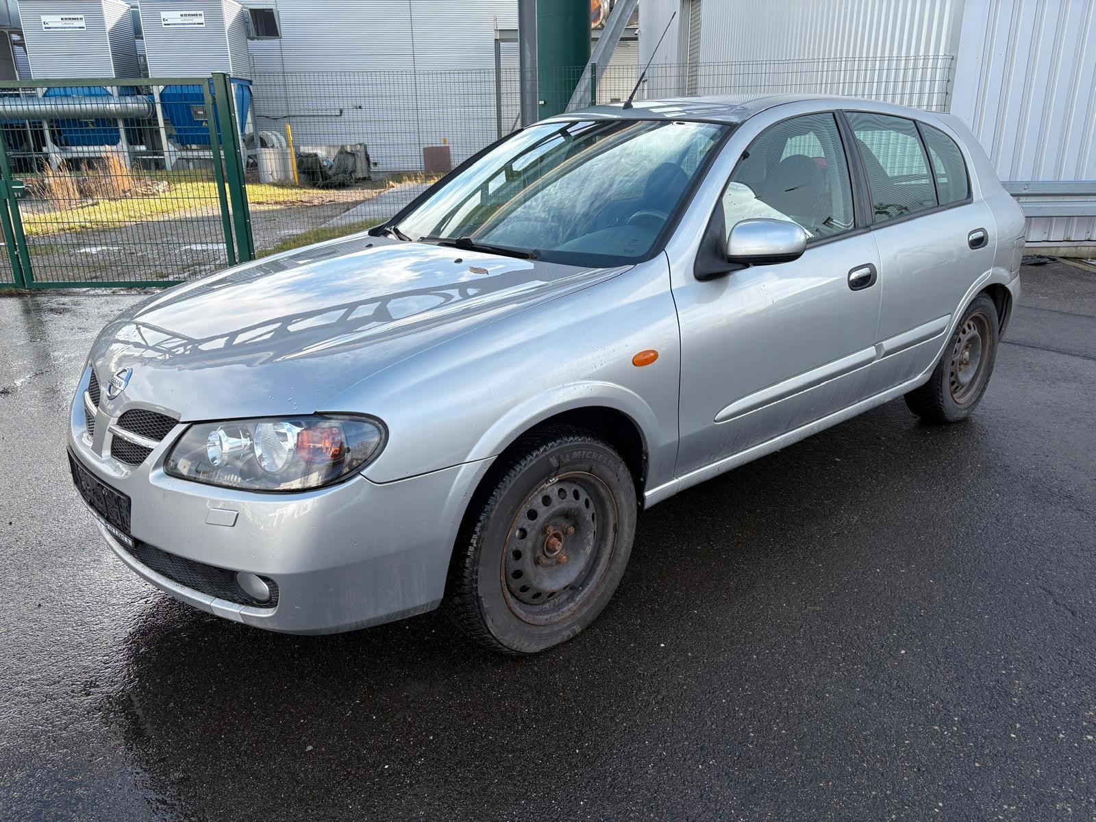 Nissan Almera
