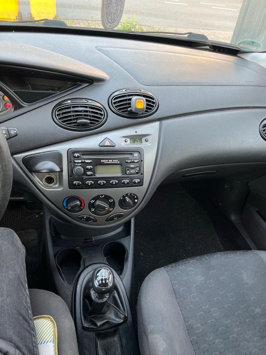 Ford Focus 2005 — photo 7