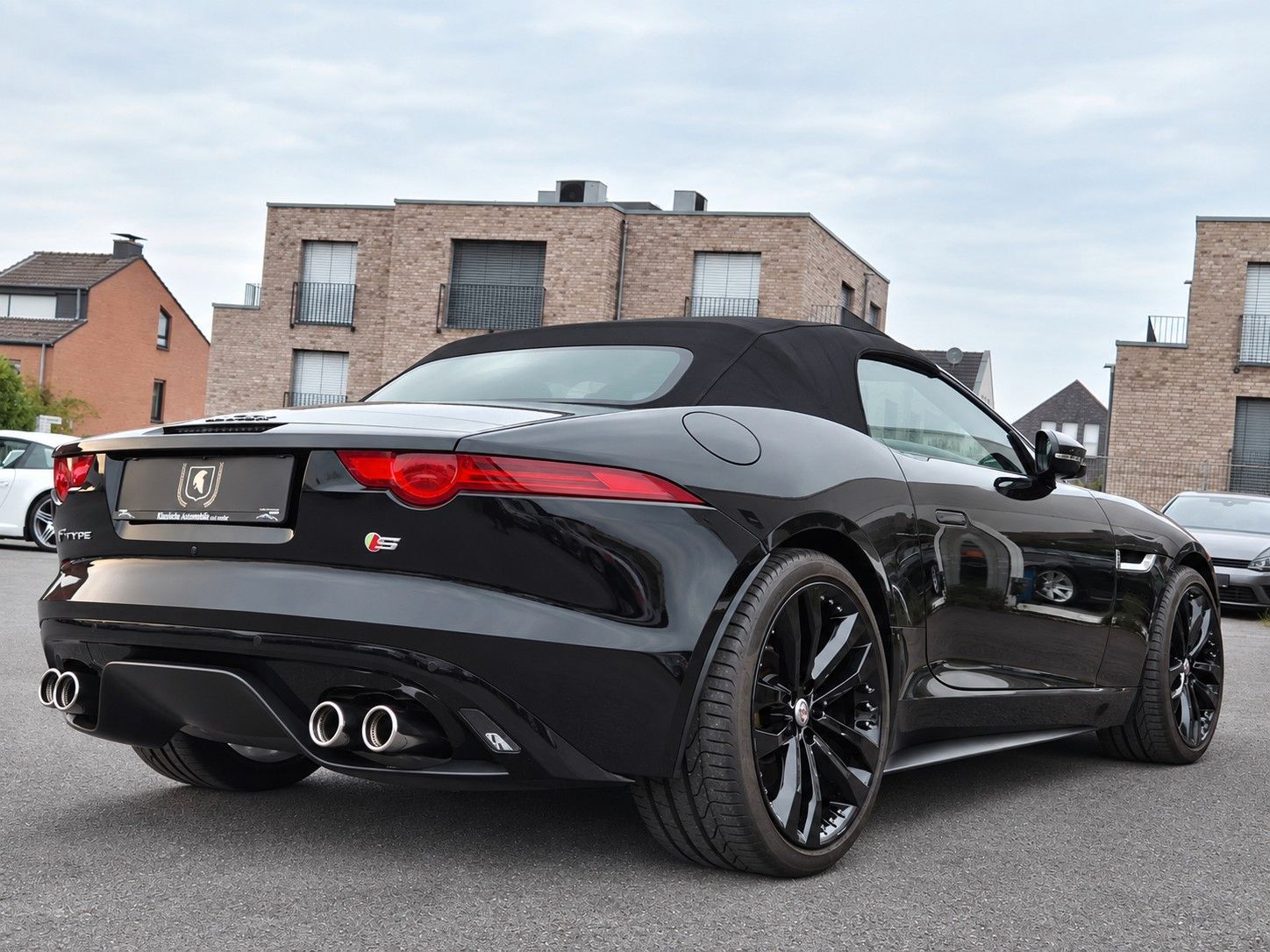 Fahrzeugabbildung Jaguar F-Type Cabrio V8 S/BRD/2.Hd/1A Sammlerzustand
