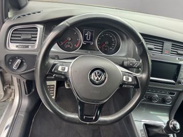 Volkswagen Golf - 10