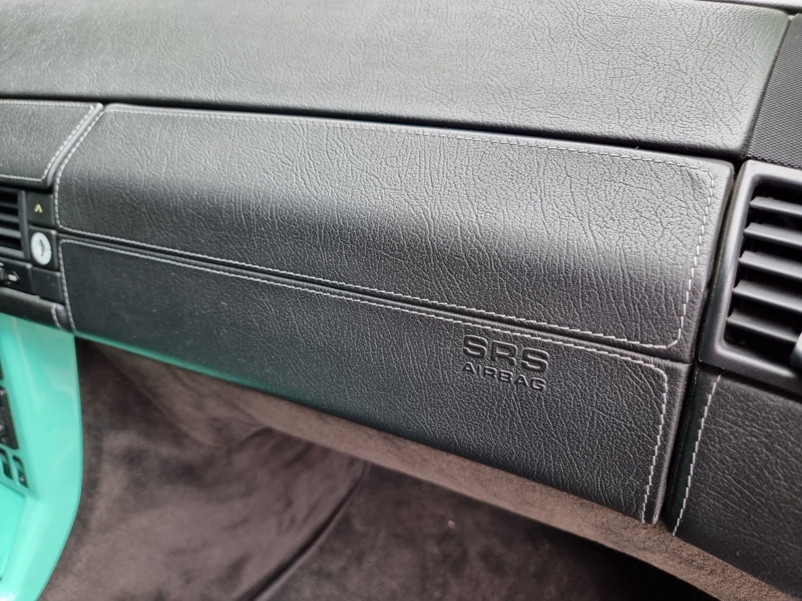 Fahrzeugabbildung Mercedes-Benz SL 600 AMG Unikat in Porsche Mint/Full Designo