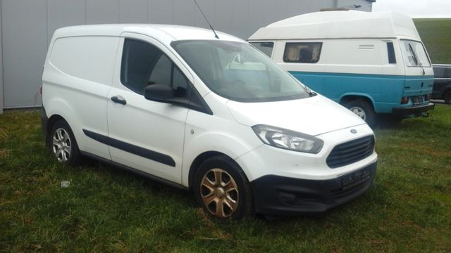 Ford Transit Courier MOTORSCHADEN