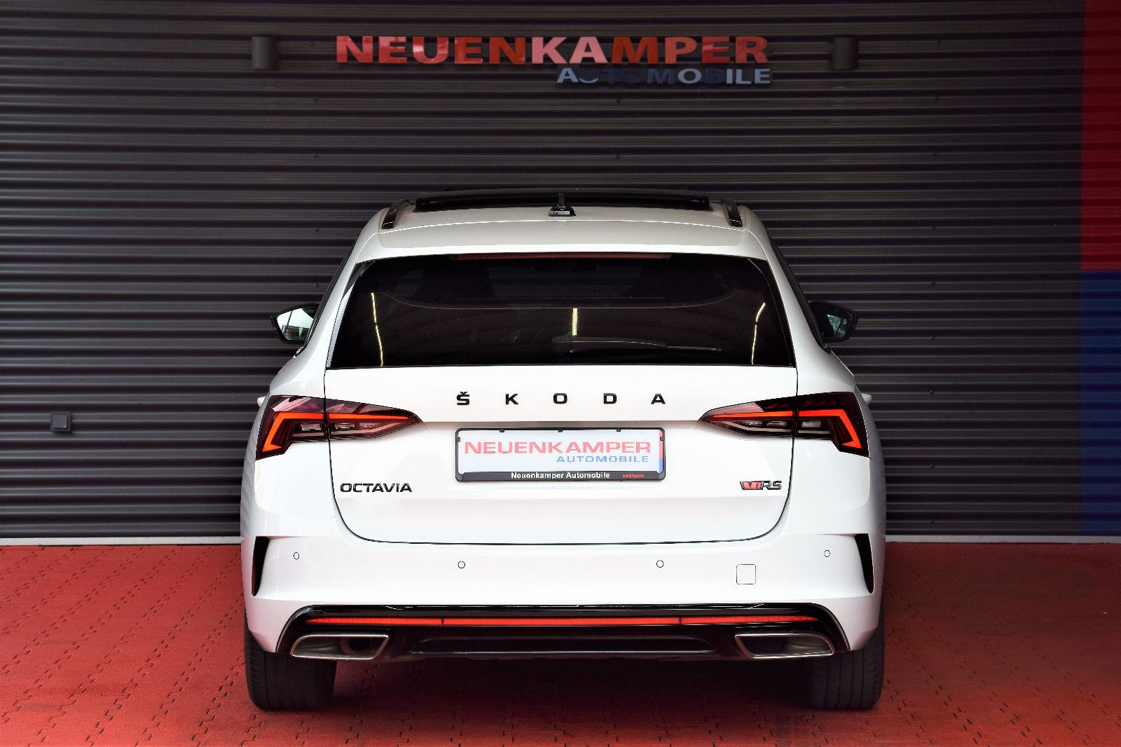 Fahrzeugabbildung SKODA Octavia IV Combi RS DSG Panorama 19"ACC Columbus