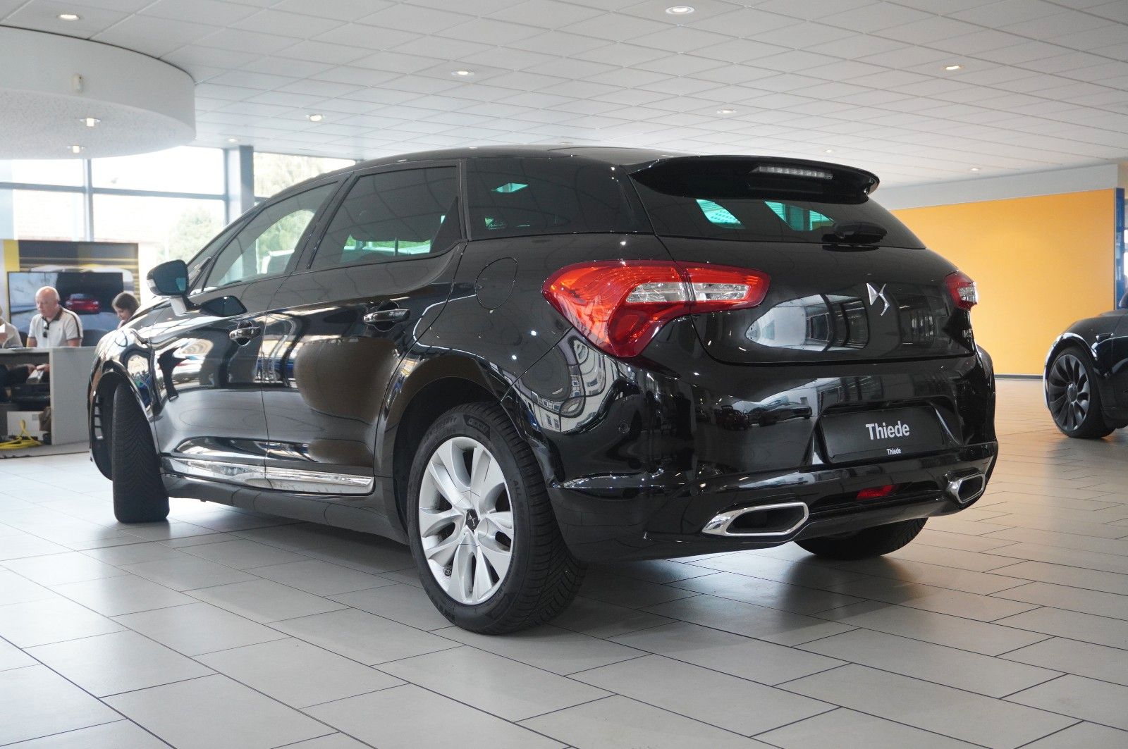 Fahrzeugabbildung DS Automobiles DS5 Lim. 2.0D NAVI/LED/KAMERA/HUD/SPORT/SH/DAB+