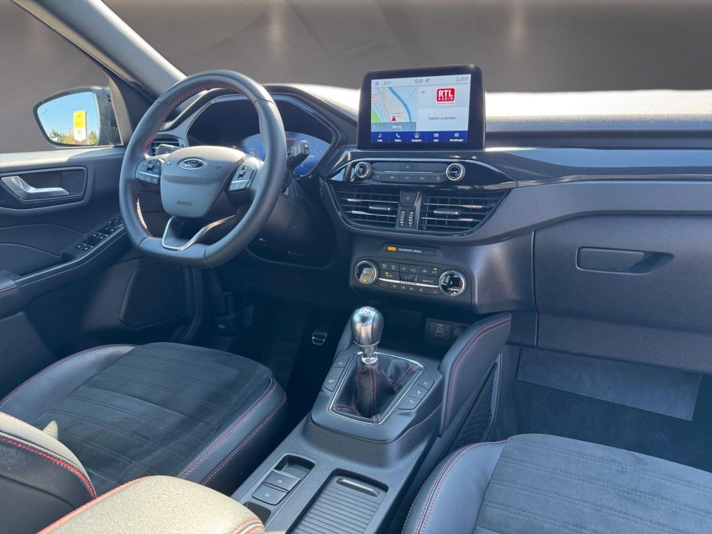 Fahrzeugabbildung Ford Kuga ST-Line X HUD AHK-klappbar Navi Soundsystem