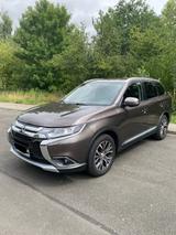 Mitsubishi Outlander 2.2 DI-D Edition 100+ 4WD Automatik - Mitsubishi Gebrauchtwagen in Leipzig