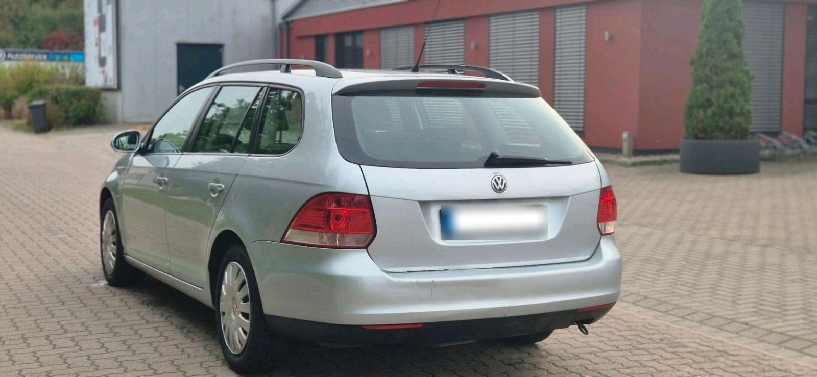 Volkswagen Golf 2009 — вигляд ззаду