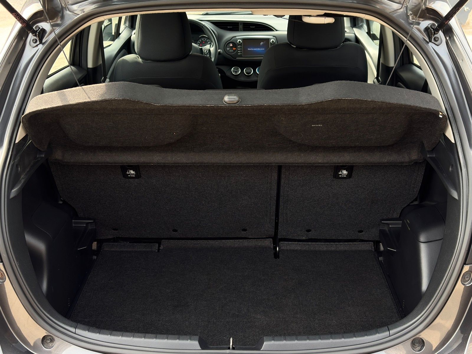 Fahrzeugabbildung Toyota Yaris 1.5 Ltr. Kamera Klima BLT SHZ LKA AM