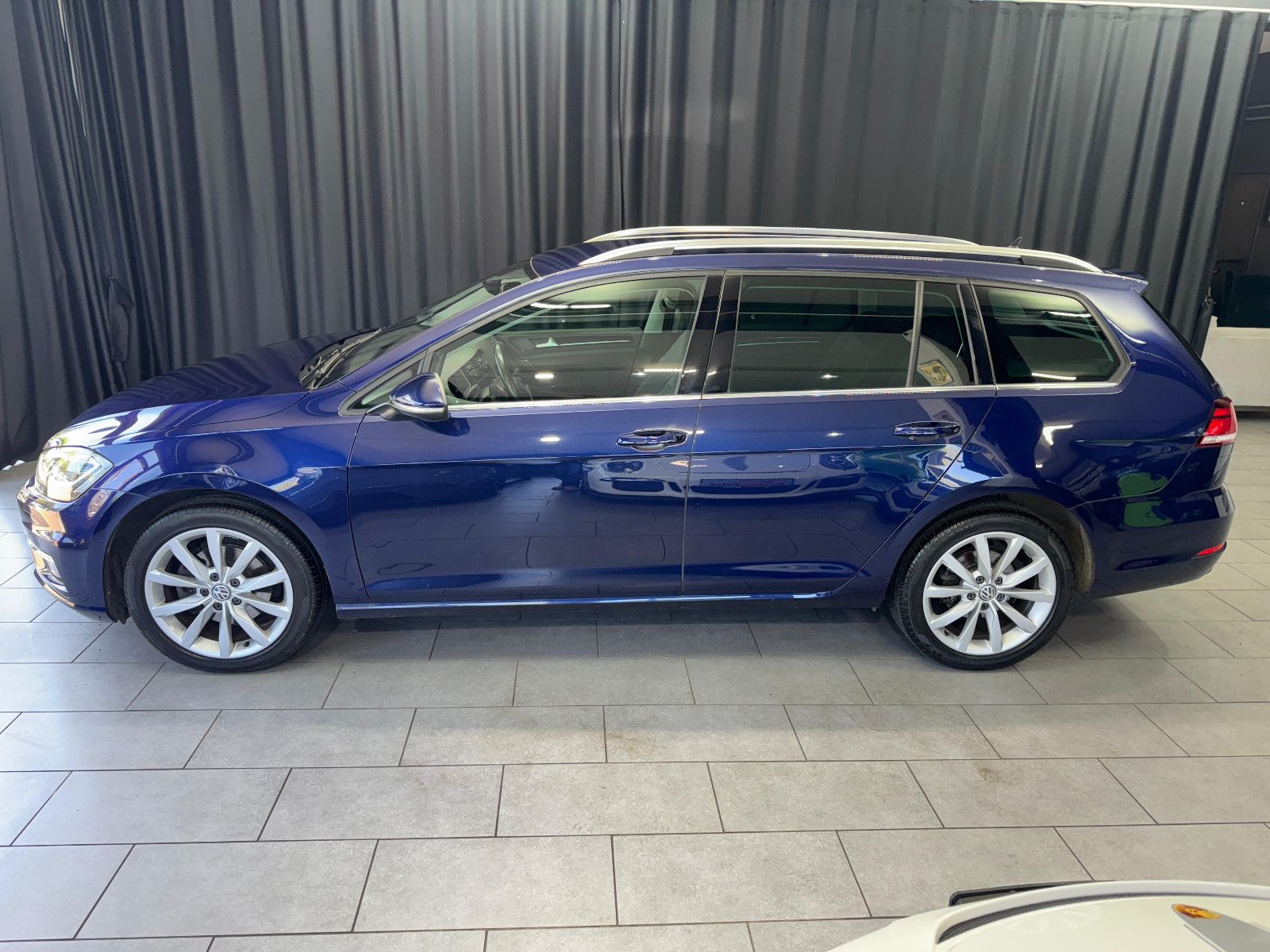 Fahrzeugabbildung Volkswagen Golf VII Variant Highline|Massage|DIGI-TACHO|DSG