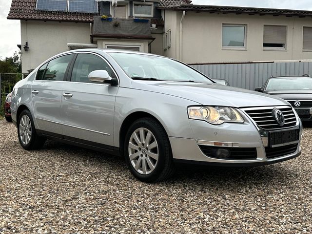 Volkswagen Passat 2.0 FSI Highline Scheckheft SHZ PDC Leder