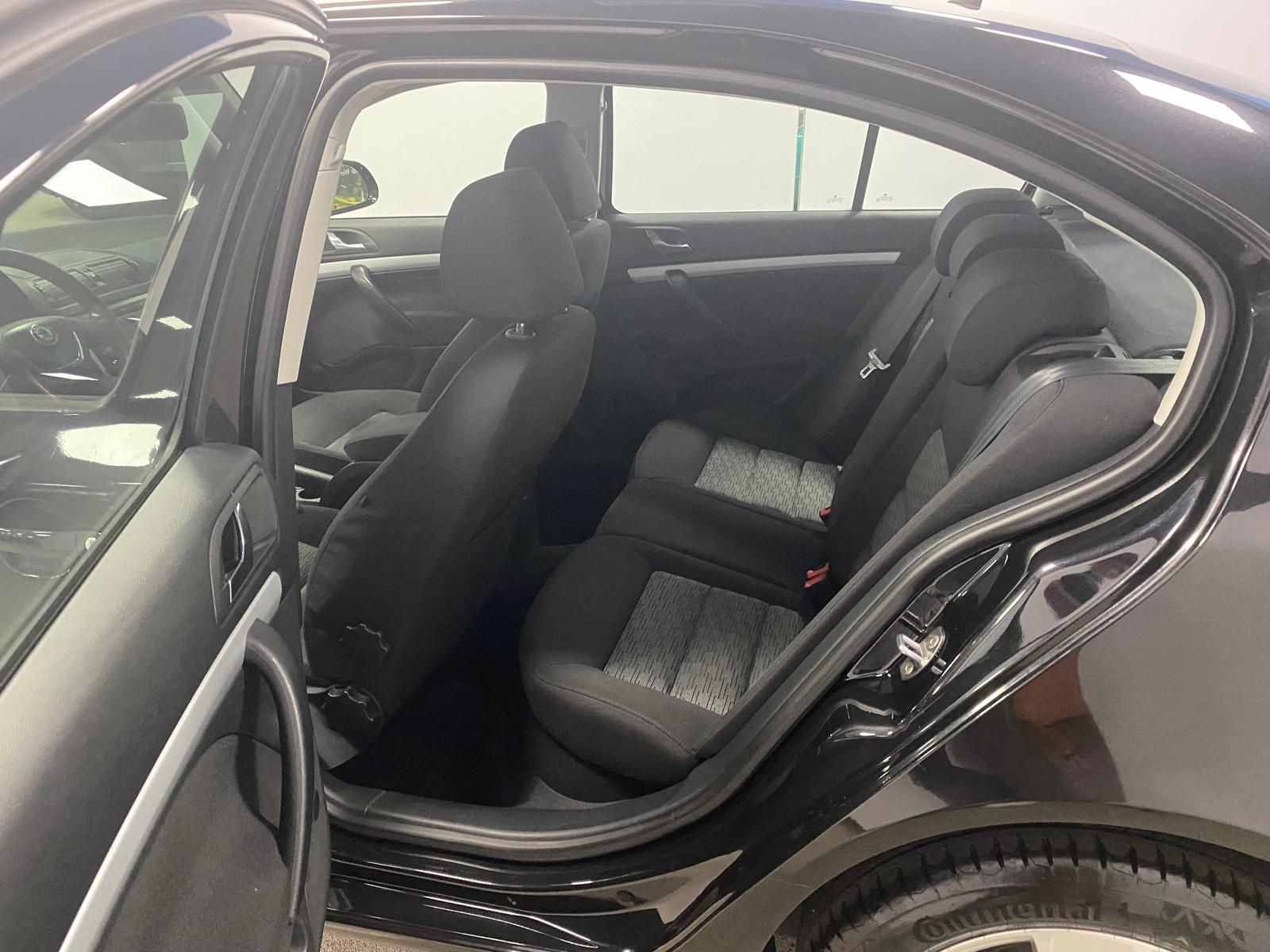 Fahrzeugabbildung SKODA Octavia 1.2 TSI Ambiente KLIMA+PDC+SITZHEIZ+1.HA