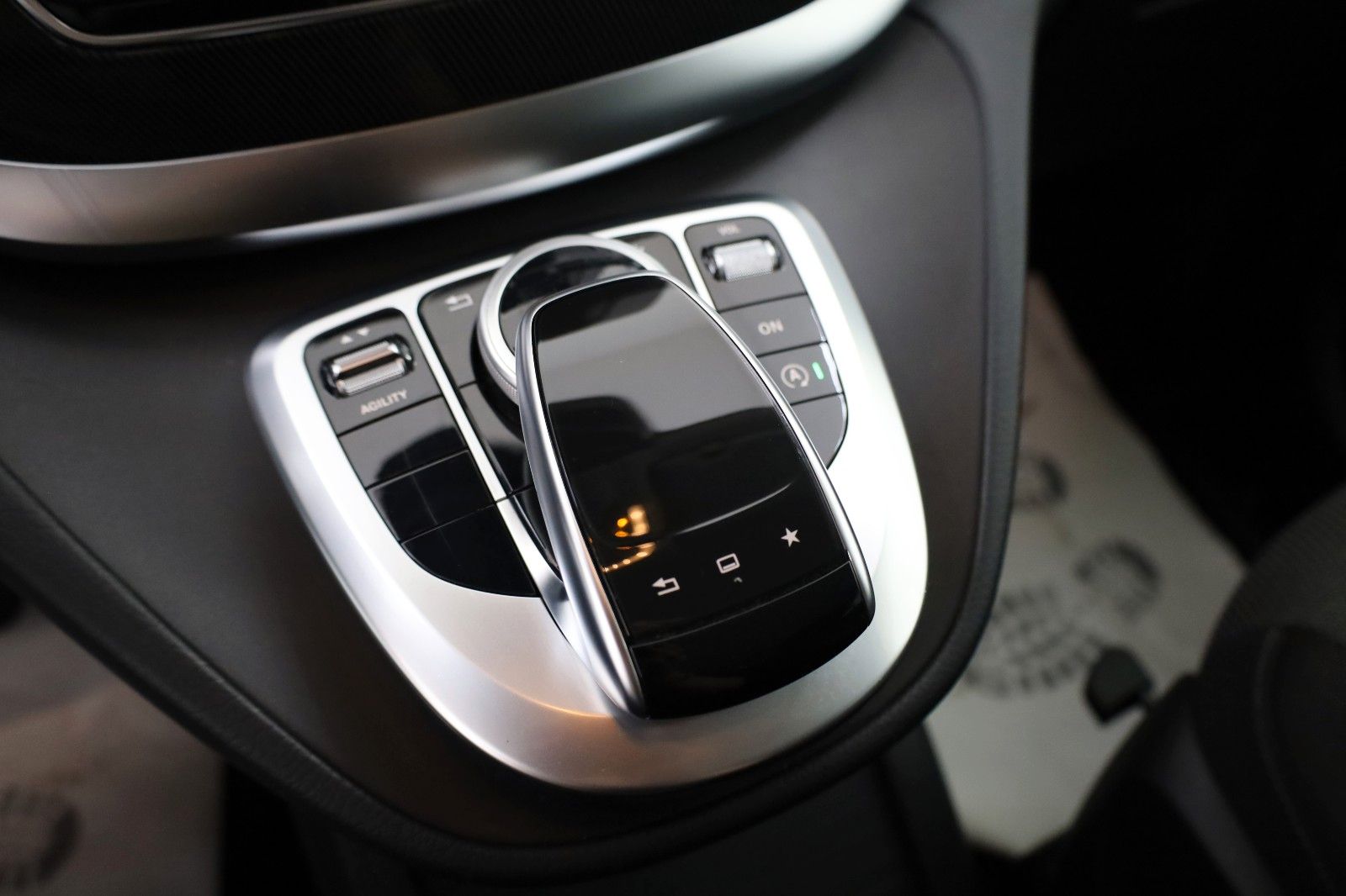 Fahrzeugabbildung Mercedes-Benz V 250d EDITION lang Sport/Park Paket,Navi,SH,AHK