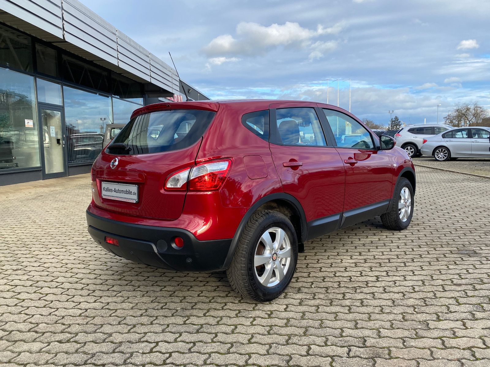 Fahrzeugabbildung Nissan Qashqai Acenta 1.6 PDC+SHZ+2Z-KLIMAAUT.+TÜV-NEU