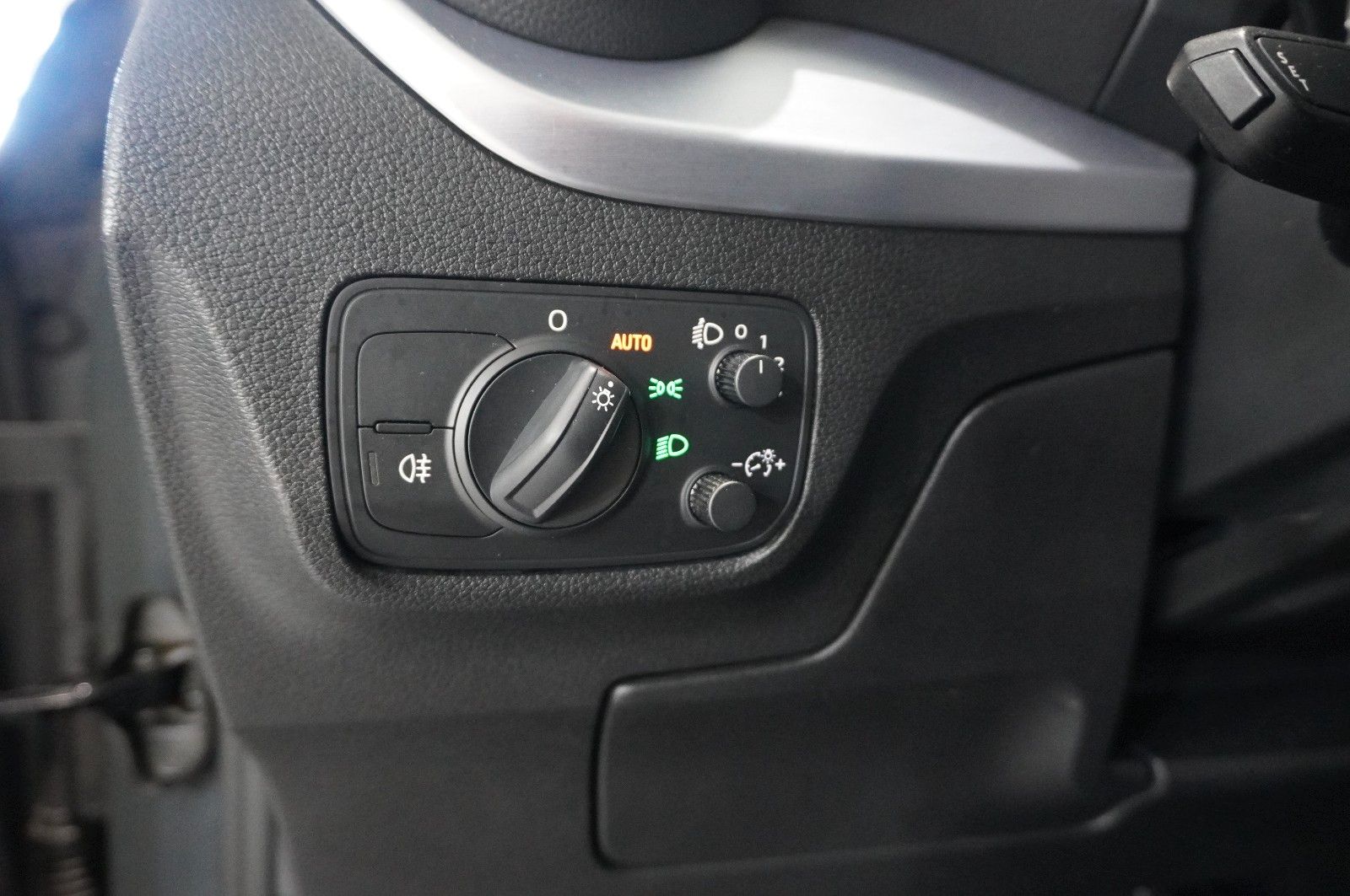 Fahrzeugabbildung Audi Q2 1.0 TFSI ULTRA S-TRONIC KLIMA/SHZ/PDC/19"