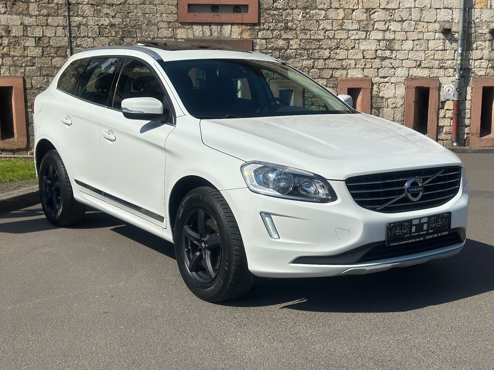 Fahrzeugabbildung Volvo XC60 SUMMUM D4*MODELL 2017+PANORAMA*