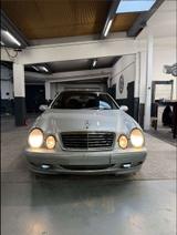 Mercedes-Benz CLK 200 - Mercedes-Benz CLK 200 Gebrauchtwagen in Stuttgart