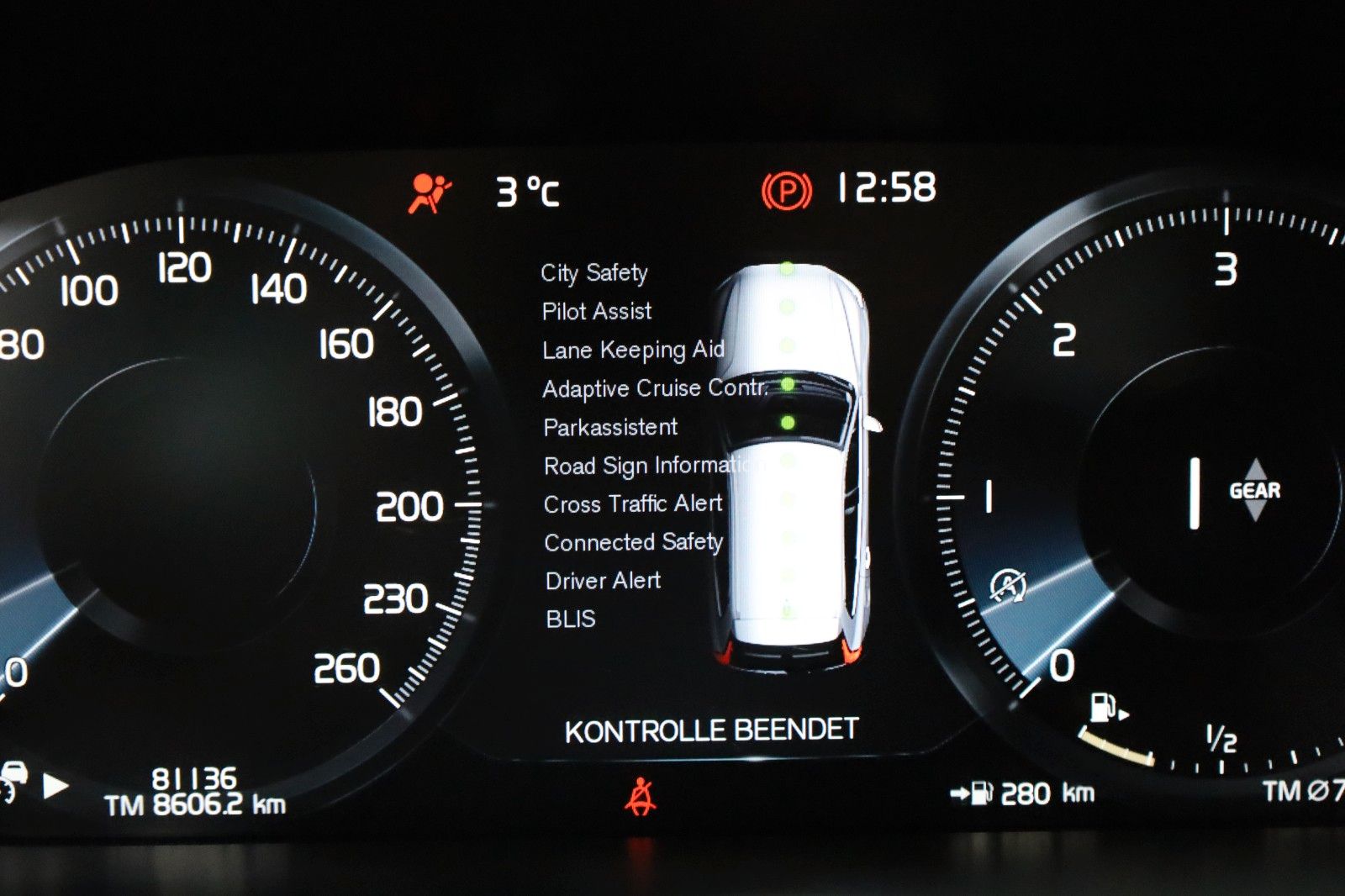 Fahrzeugabbildung Volvo XC60 Momentum Pro,Leder,Navi,Kamera,HUD,ACC,Pano