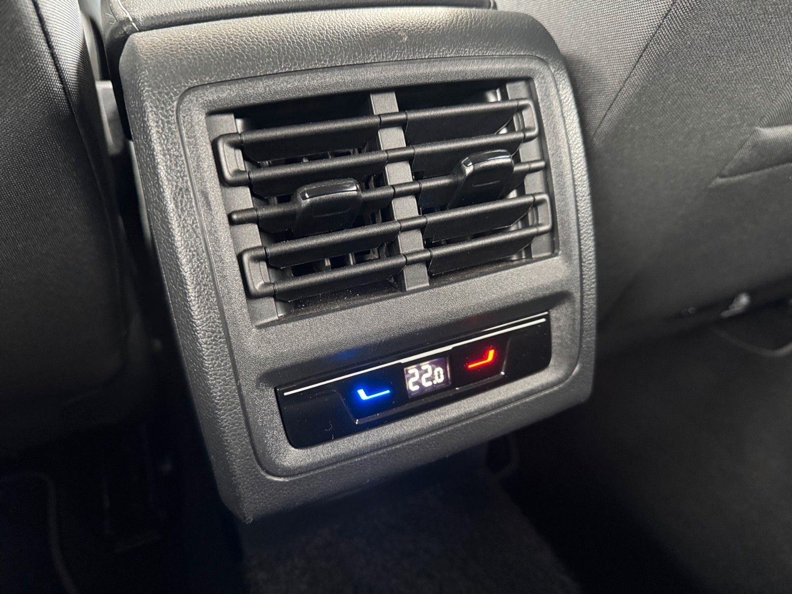 Fahrzeugabbildung Volkswagen Golf VIII Lim. Life 1.5 TSI