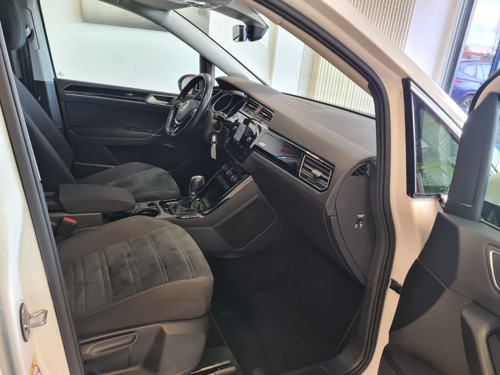 Fahrzeugabbildung Volkswagen Touran Highline BMT/Start-Stopp / LED / NAVI /
