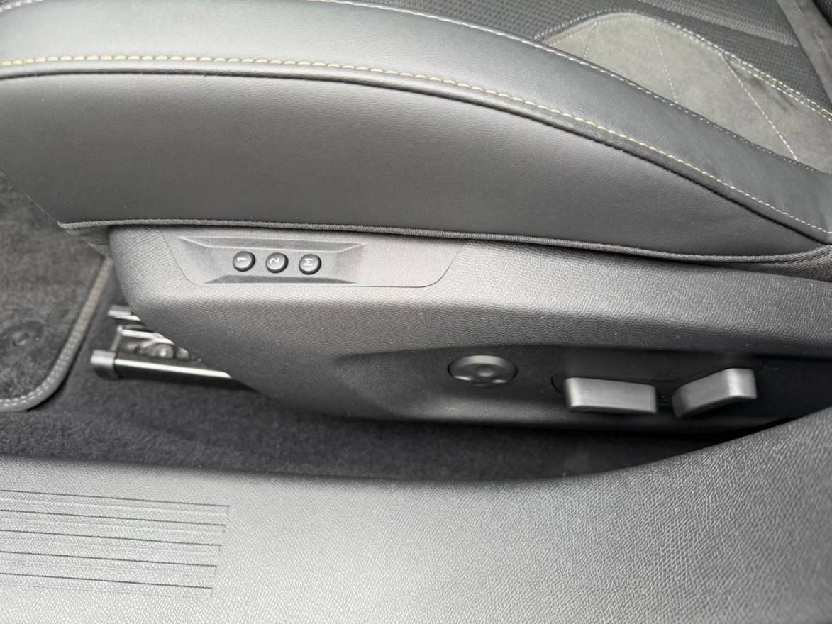 DS Automobiles DS4 ÉTOILE Alcantara PureTech 130 EAT8 Automatik