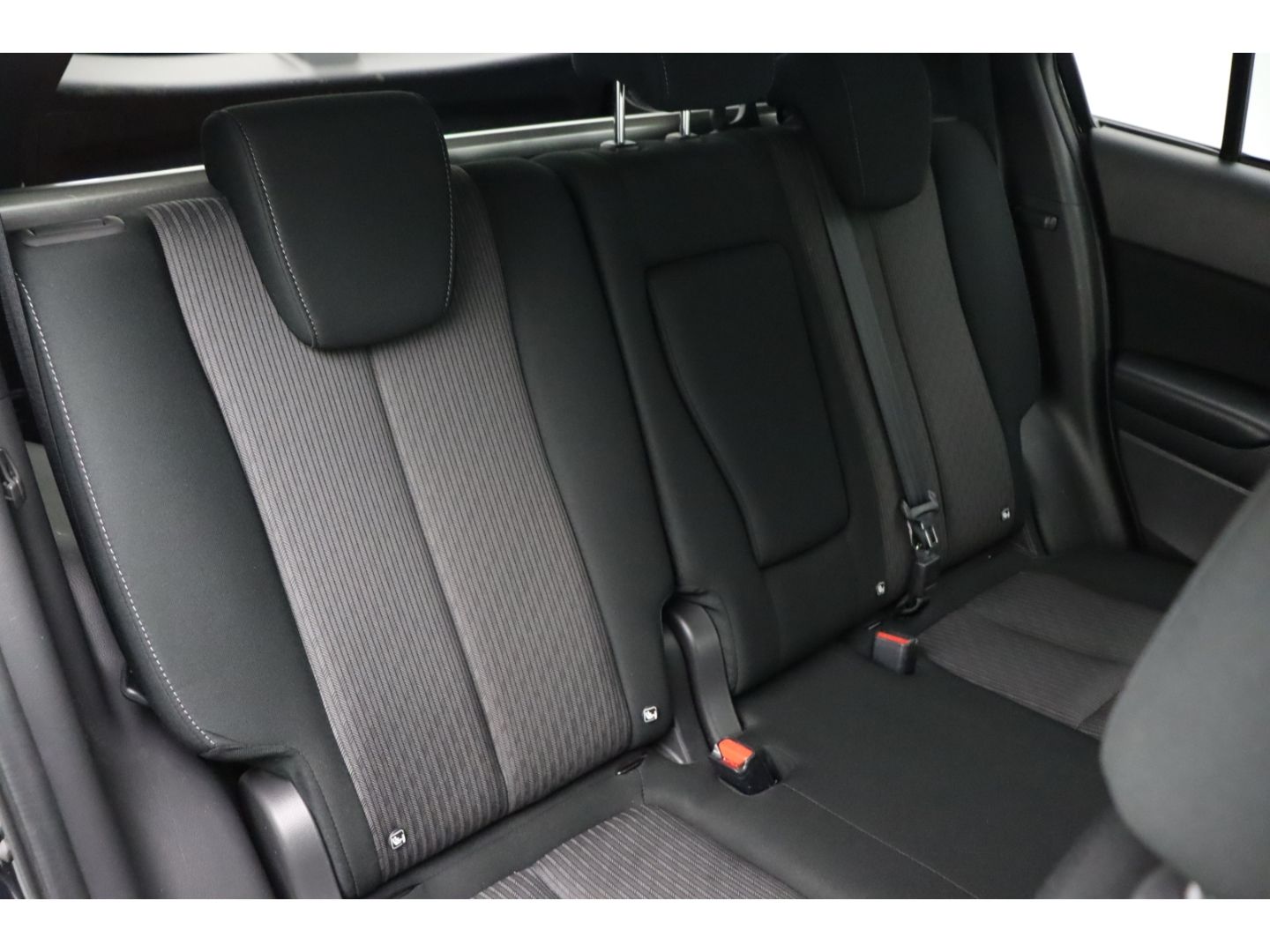 Fahrzeugabbildung Mitsubishi Eclipse Cross 2.4 Basis Hybrid 4WD