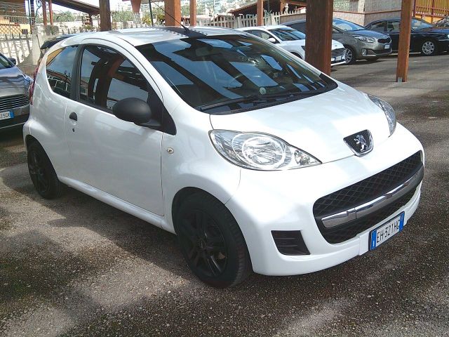 Peugeot 107 1.0 68CV 3p. Plaisir