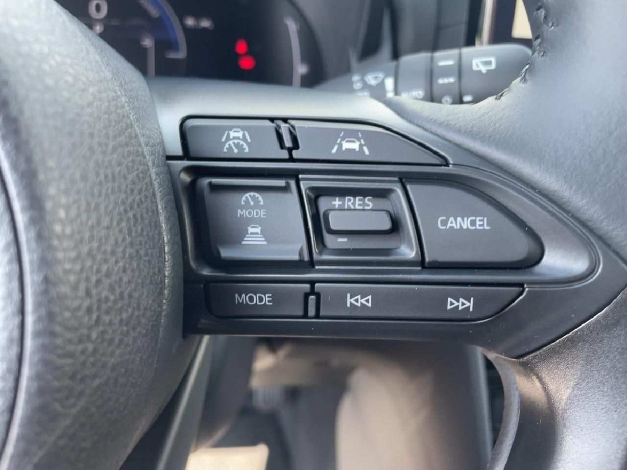 Fahrzeugabbildung Toyota Yaris Cross Hybrid 130PS Team D + Safety + Winte