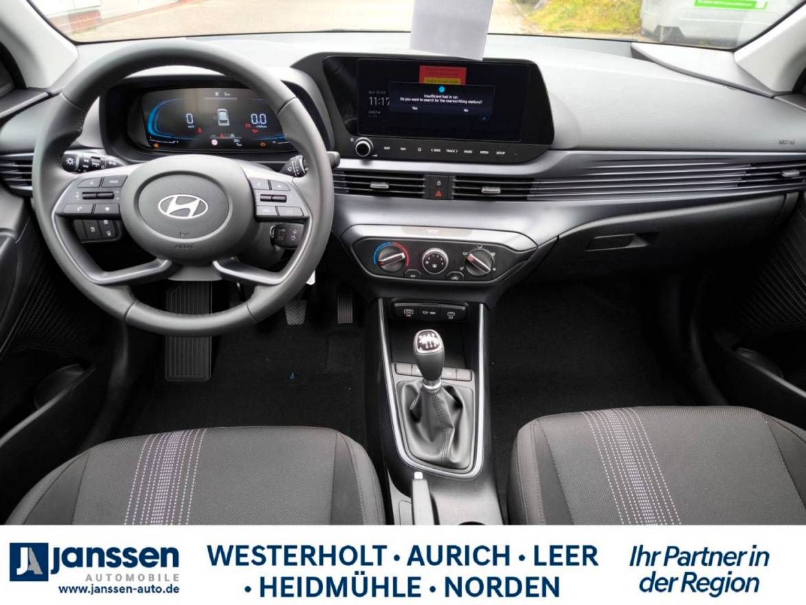 Fahrzeugabbildung Hyundai i20 Select Funktionspaket PDC Navi Rückfahrkamer