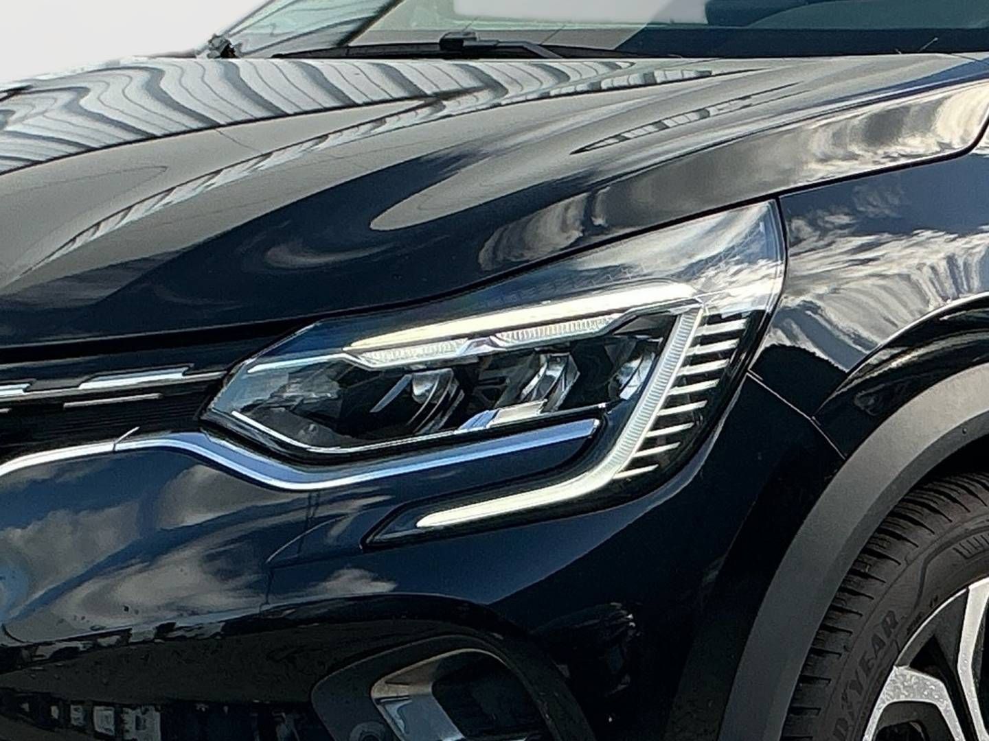 Fahrzeugabbildung Renault CAPTUR EDITION ONE E-TECH PLUG-IN 160