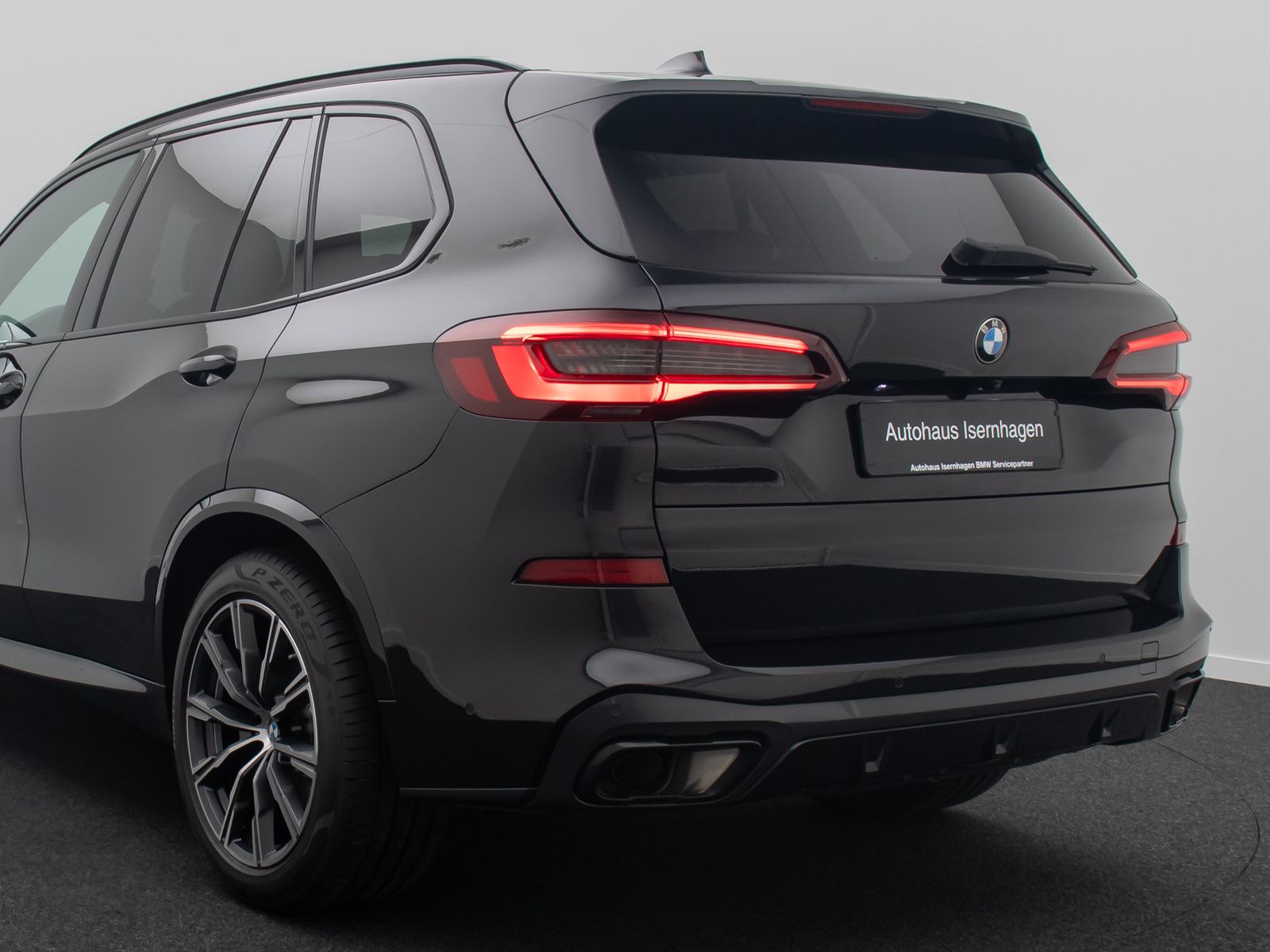 Fahrzeugabbildung BMW X5 xD40i M Sport FondEnt Massage Individual Voll