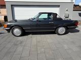 Mercedes-Benz SL 560 - schwarze Mercedes-Benz SL 560