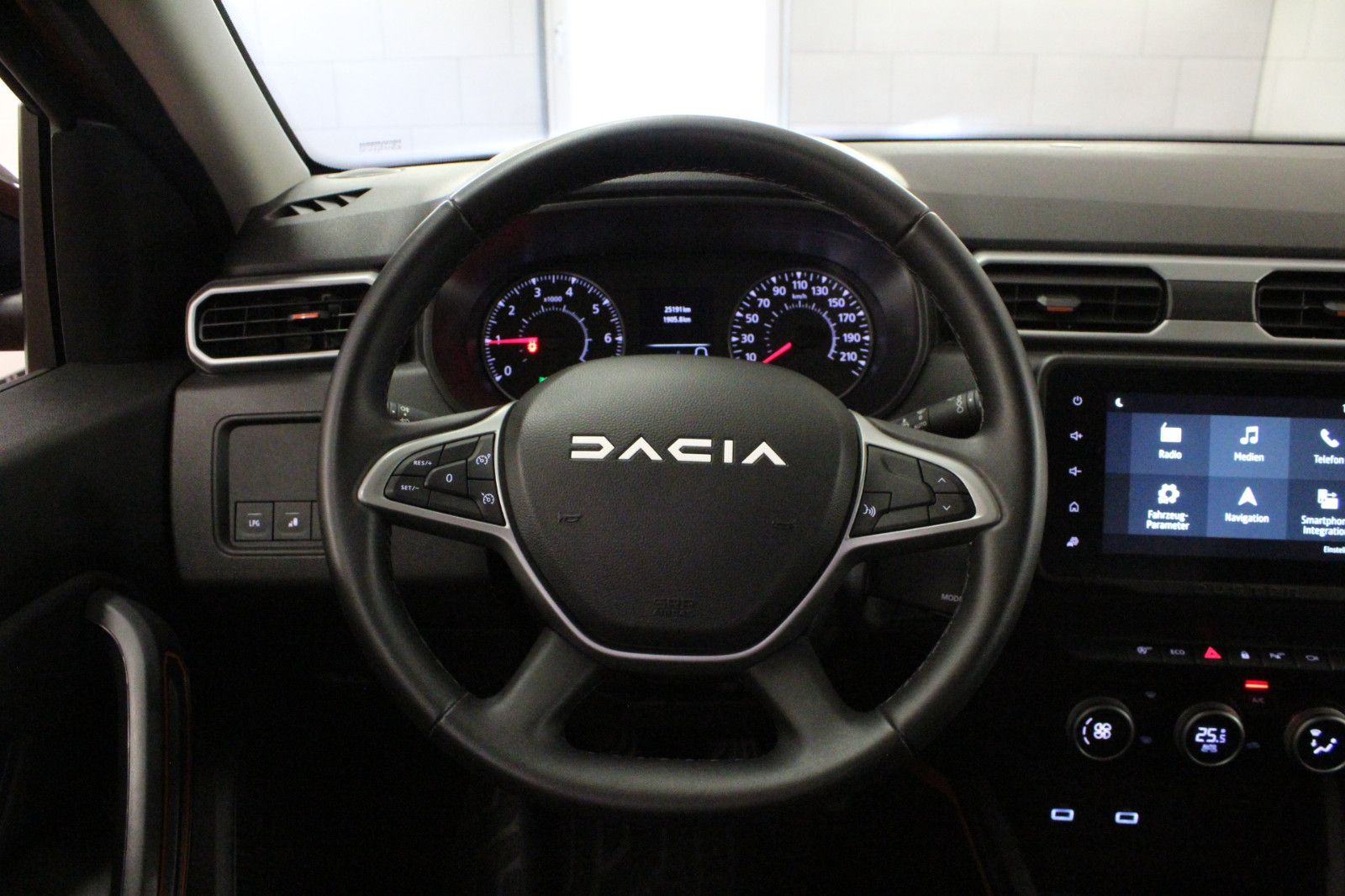 Fahrzeugabbildung Dacia Duster TCe 100 ECO-G Extreme *Sitzheizung*Allwet