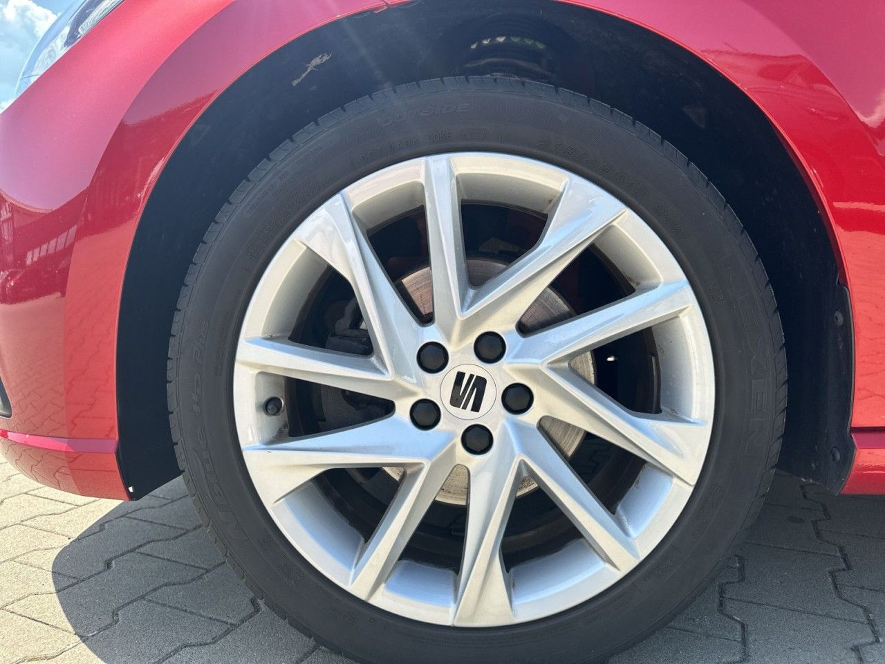 Fahrzeugabbildung SEAT Ibiza FR 1.0 TSI 110 PS-Navi*Kamera*Virtual* - mit KI generiert/bearbeitet