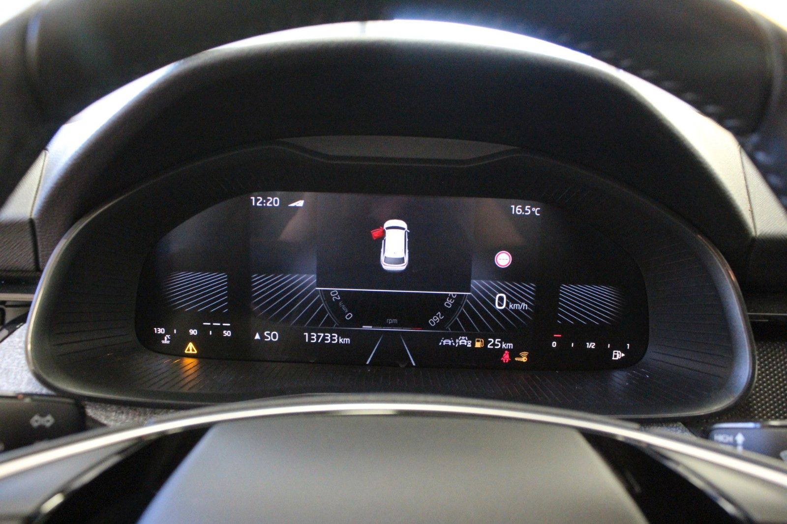 Fahrzeugabbildung SKODA Kamiq 1.0 TSI 85kW Selection *AHK schwenkbar*