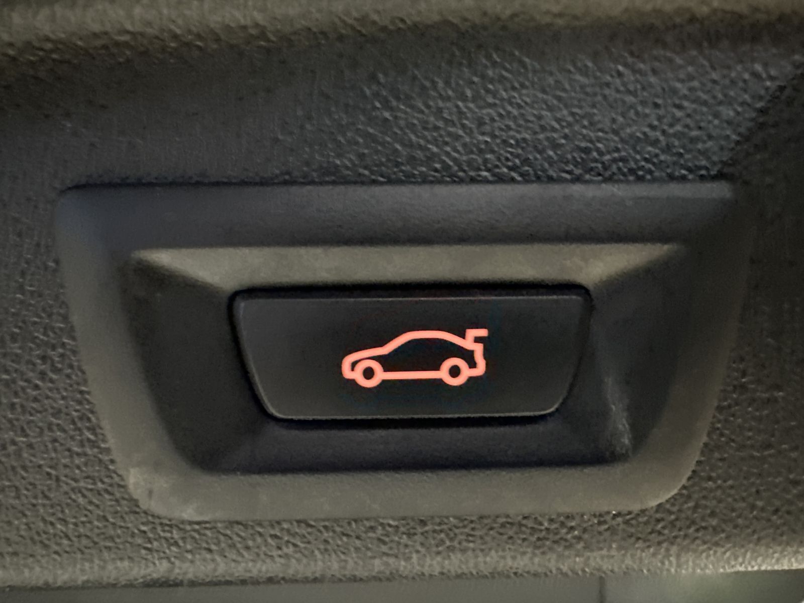 Fahrzeugabbildung BMW X5 xDrive30d M-Sport NAV+LED+360°+HEAD-UP+PANORA