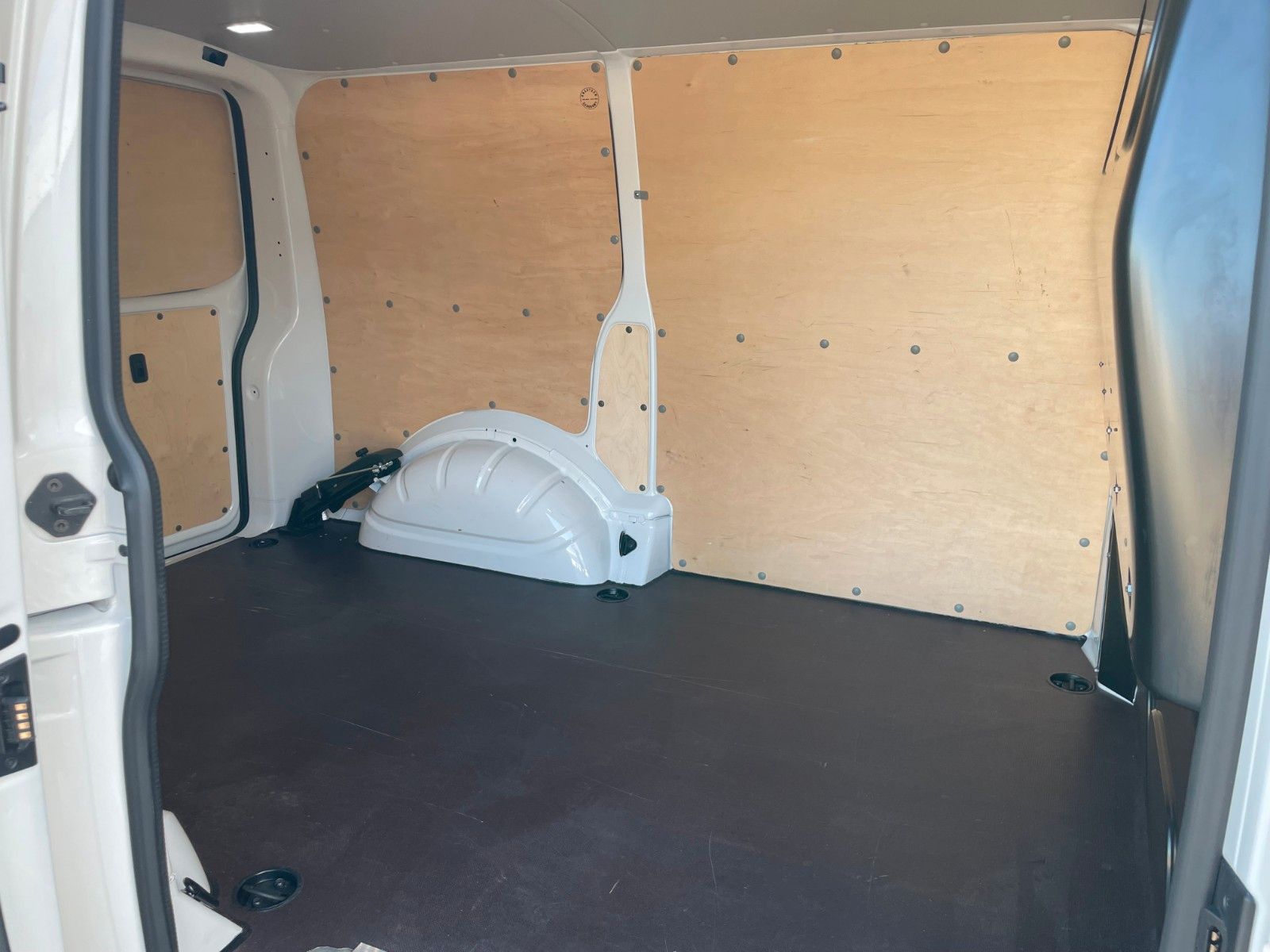 Fahrzeugabbildung Volkswagen T6.1  Transporter 2.0 TDI  Klima Flügeltüren