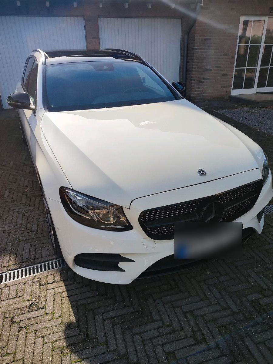 Mercedes-Benz E 220