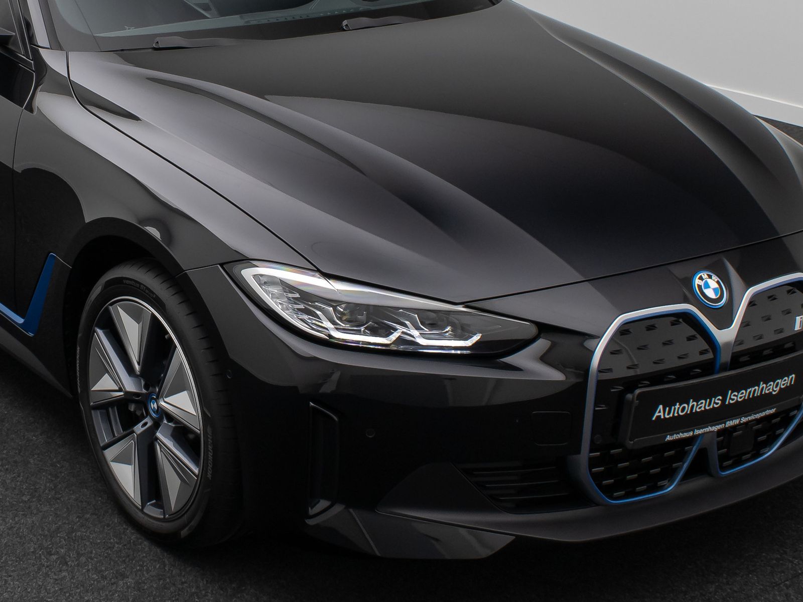 Fahrzeugabbildung BMW i4 eD40 GC HiFi Alarm Kamera HUD Leder 19Zoll