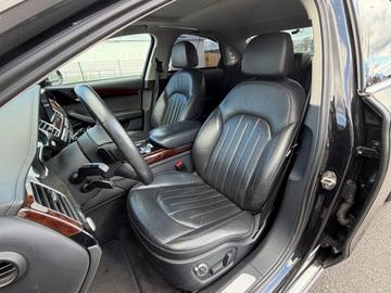 2011 AUDI A8 — миниатюра 11