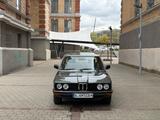 BMW 518 E12 Servo H-Zulassung Schiebedach 16 Zoll - BMW 518 mit Benzin-Antrieb: Limousine