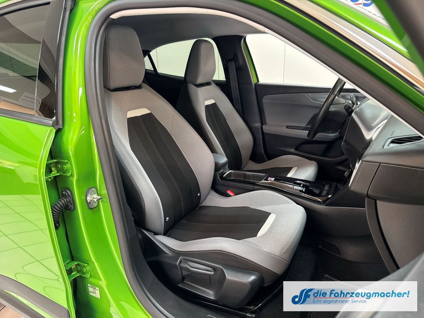 Fahrzeugabbildung Opel Mokka e Elegance Navi Digitales Cockpit LED ACC